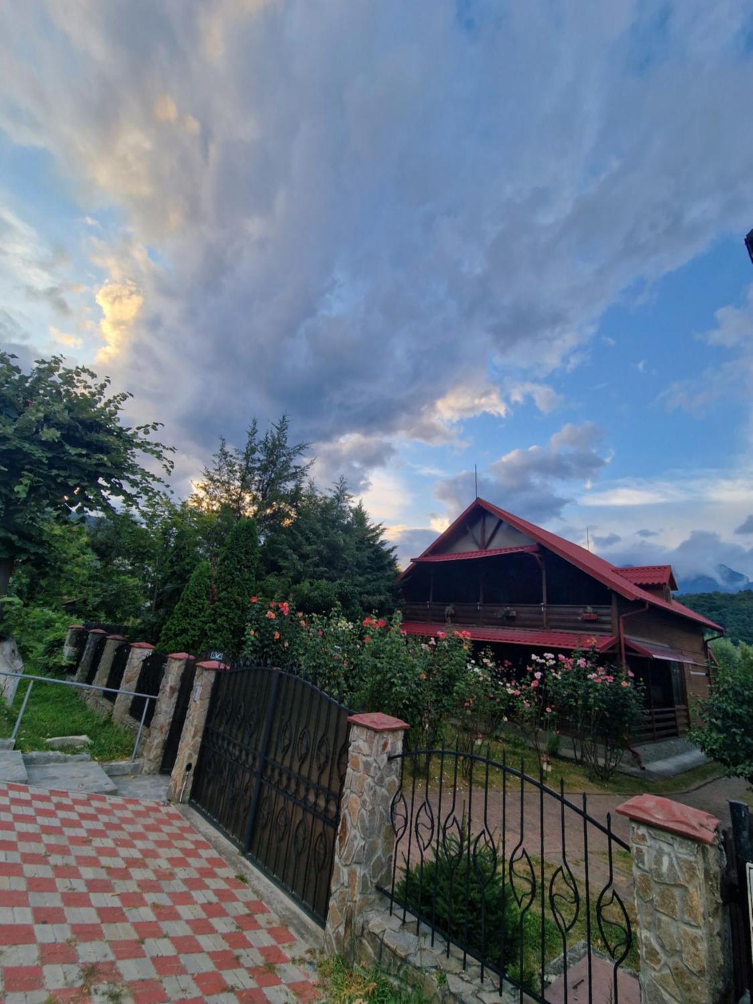Casa De Vacanta Caciulata Exteriér fotografie