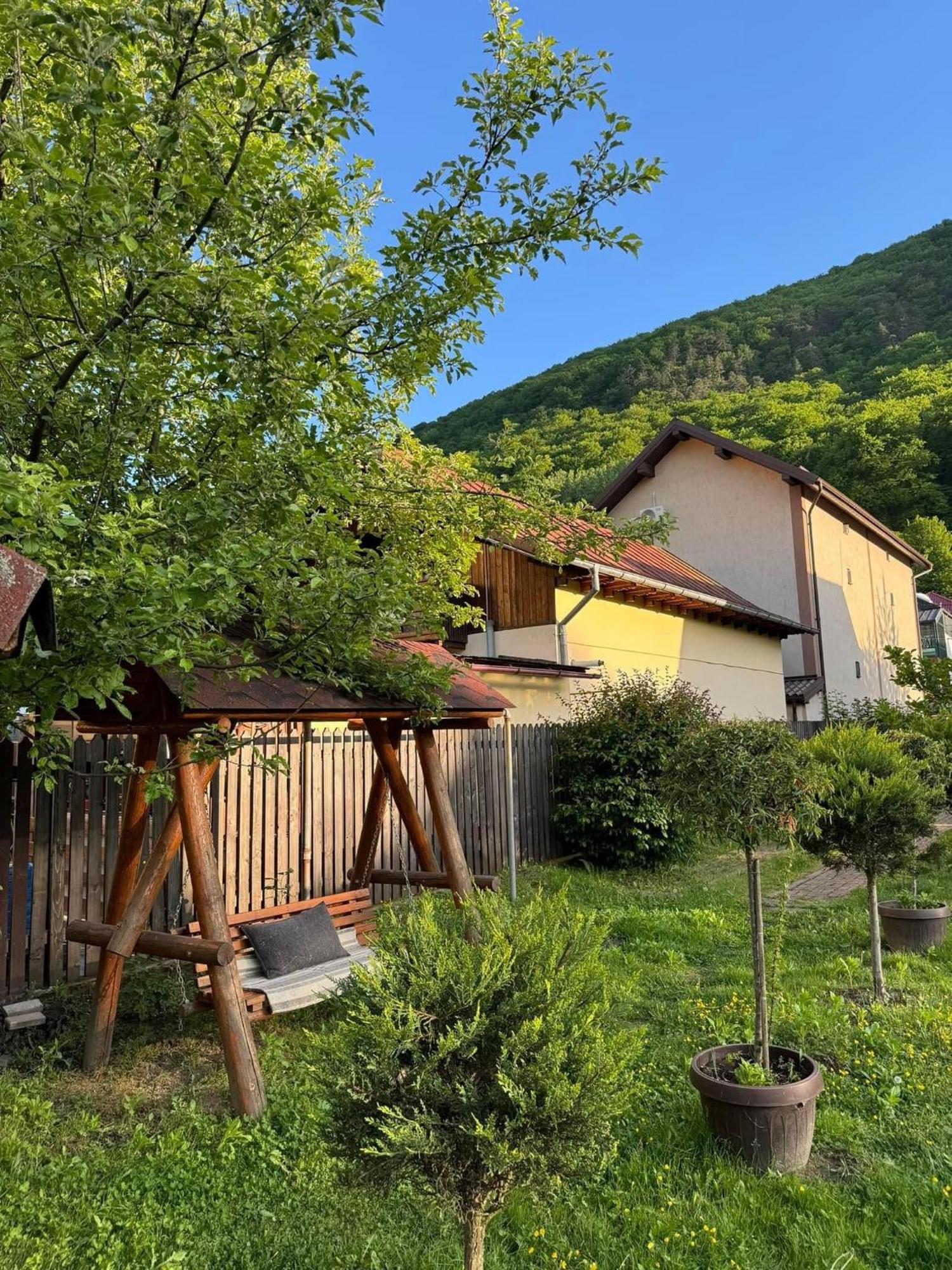 Casa De Vacanta Caciulata Exteriér fotografie